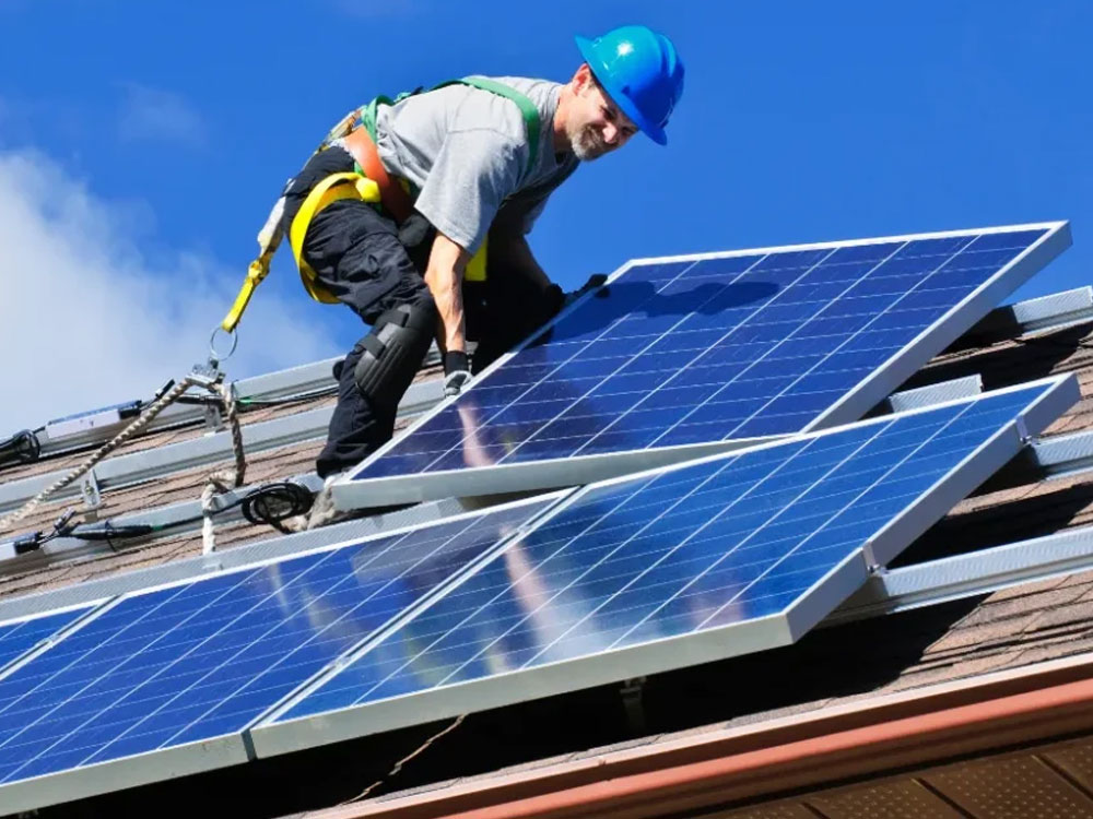 Top 10 Benefits Of Using Roof And Solar Installation At Home | Bison ...